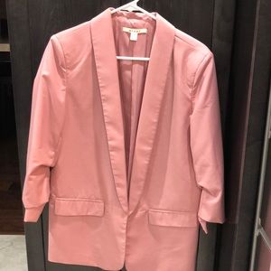 Three quarter sleeve blazer